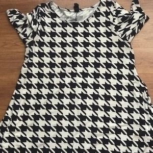 Agnes & Dora Microsuede Swing Tunic Houndstooth L